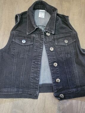 Young Boys Black Denim Button-Front Vest - GUC